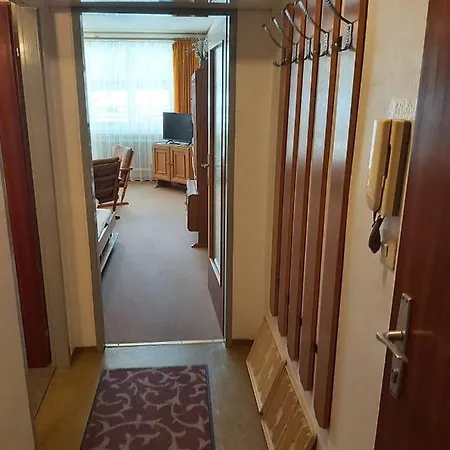 Low Budget Studio Nostalgia, Ski And Mountain Walking Apt, By Apts Ged Apartment